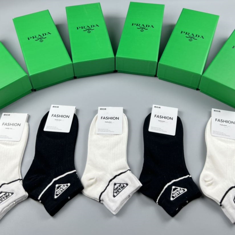 Pra*a socks